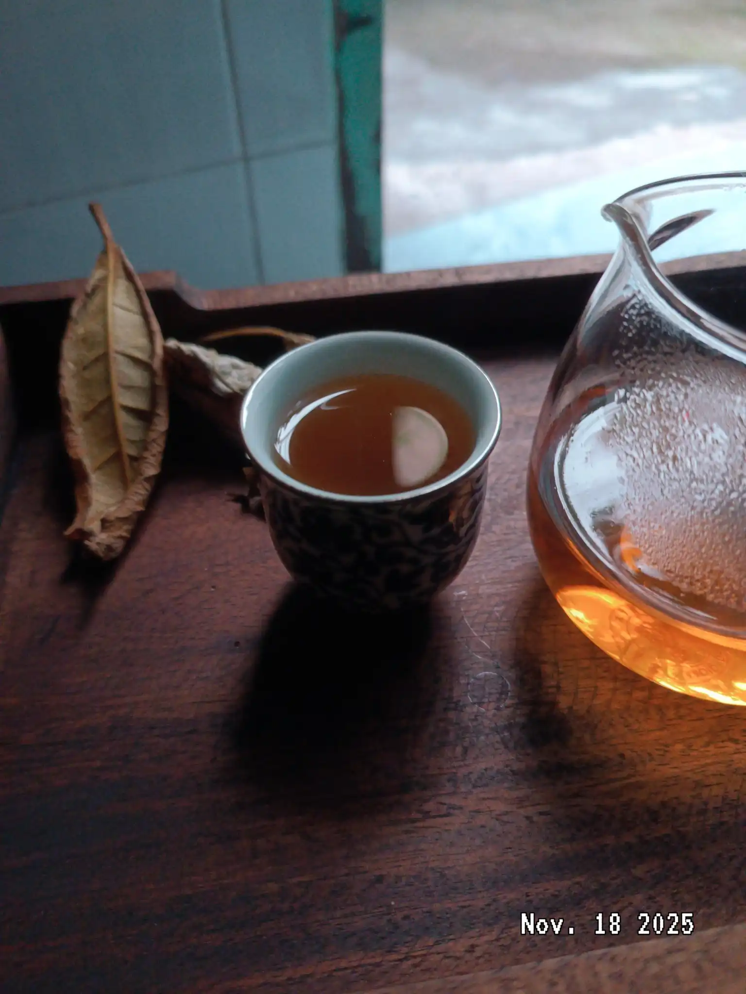 Dư vị trà tối & lòng biết ơn Người dẫn lối